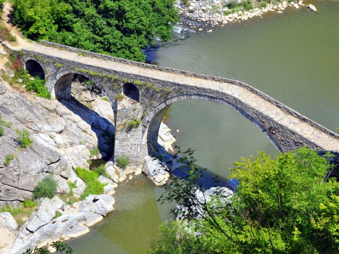 За големите български мостове